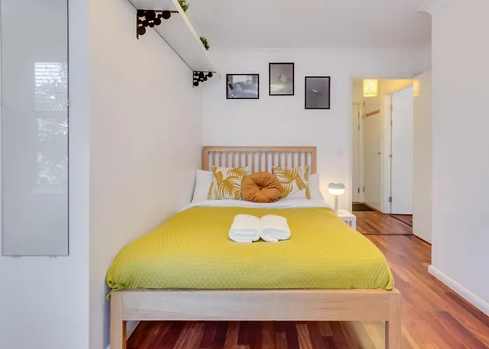 Visit London 1 Bed Flat- Canary Wharf Close To River Thames